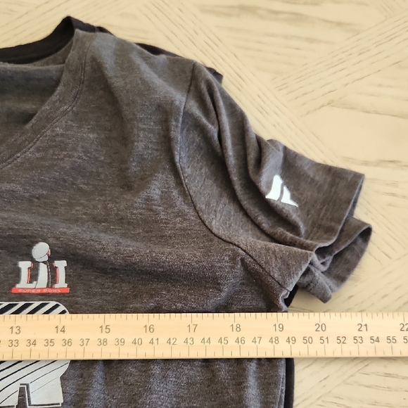 Fanatics New England Patriots V-Neck T-Shirts BOTH Shirts Women's Large LOT of 2 - Picture 7 of 8